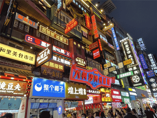 走訪長沙、重慶等地后，我總結(jié)出一套廣告牌發(fā)光字“吸金術(shù)”3