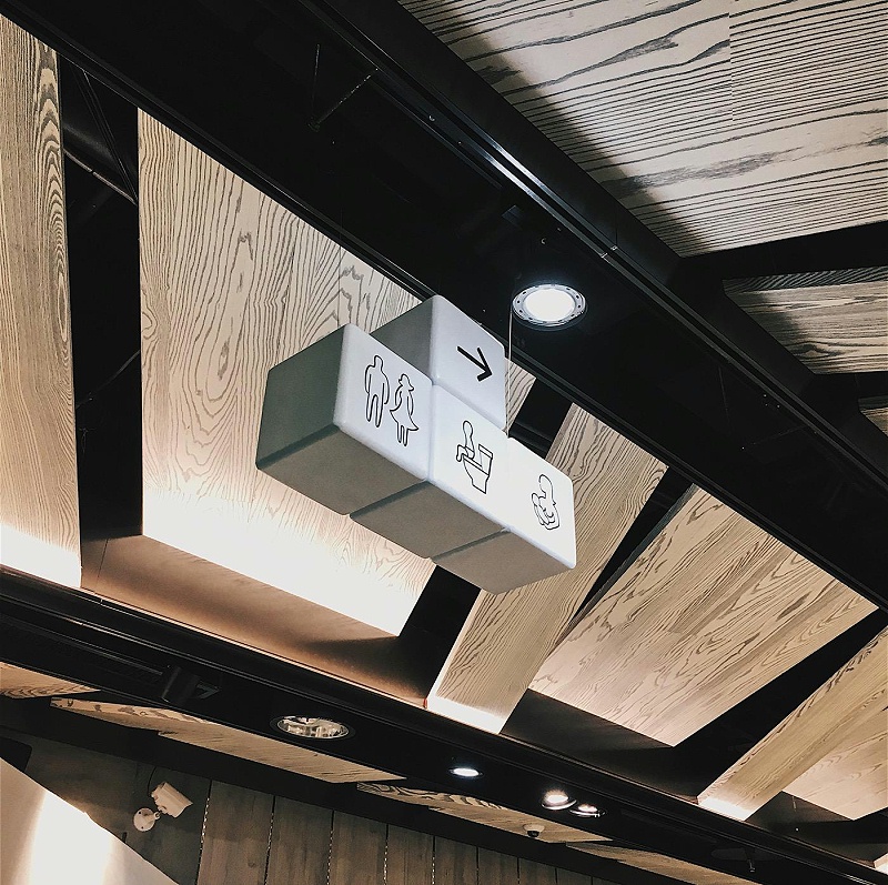 這些商場標(biāo)志牌大家都會(huì)多看兩眼6